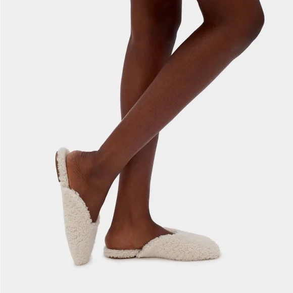 ✨like new ✨ SLEEPER Cream Shearling Slippers, size 39 - Picture 4 of 6